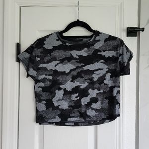 Lululemon cropped camo top 6